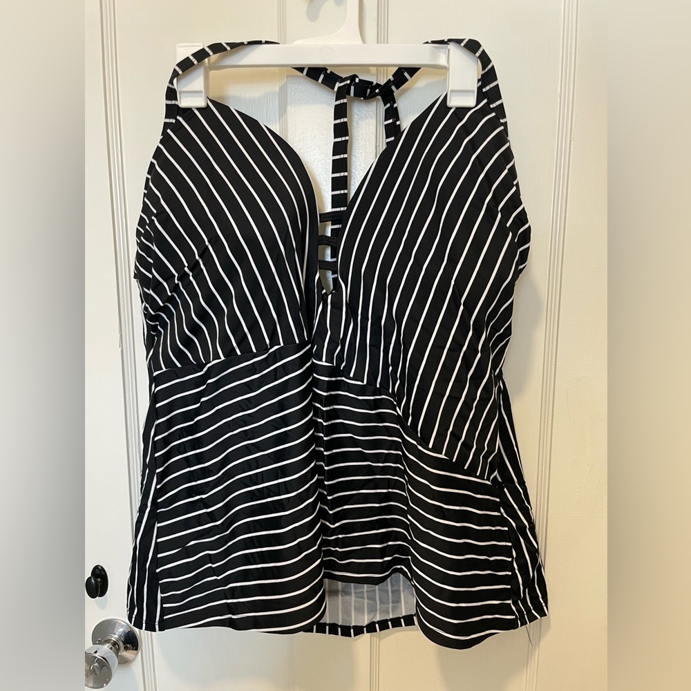 Rachel Roy Plus size black white tankini top size 3X